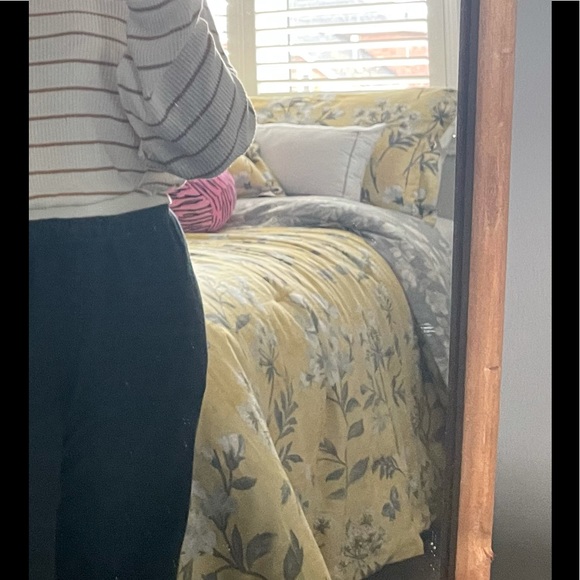 Title neck sweater - Picture 3 of 3